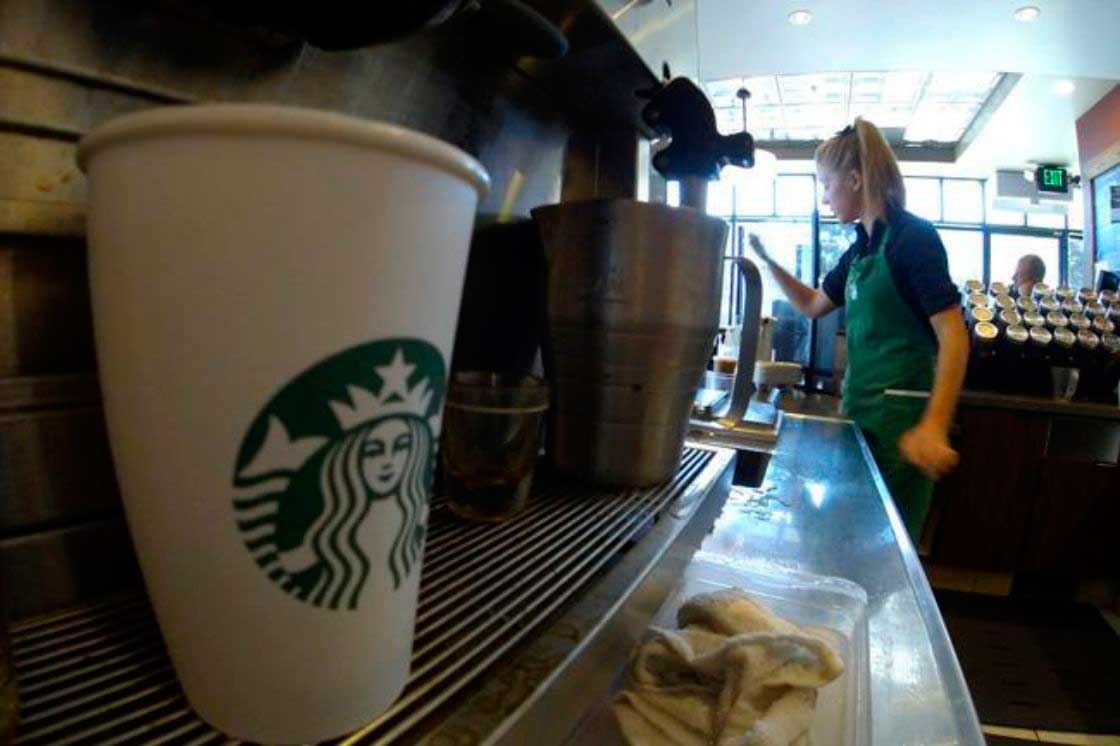 Starbucks llevará café a domicilio de la mano de Uber Eats